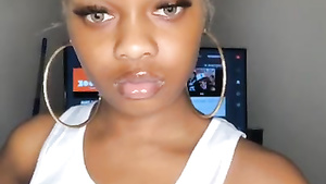 Young Bubble Butt Ebony Chick Teasing On Webcam