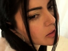 Amateur Cam Babe Destroys Her Ass