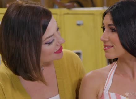 Having Her Stepmom As A Teacher Made This Babe Frustrated 2