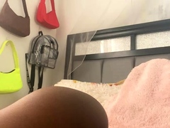 Webcam Beauty And Her Toys Have Solo Sex