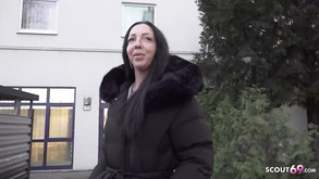 German Scout Mom Sara Deluxe Cast