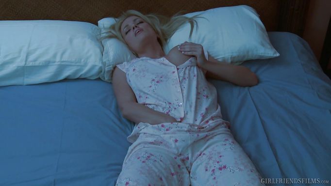 Cute Blonde Imagines Being With India