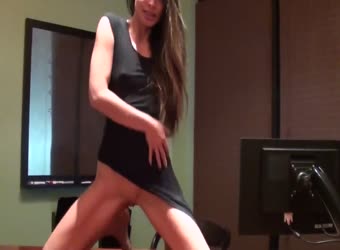 Hot Milf Visits The Office For Impromptu Anal