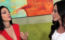 PORNSTAR PLATINUM Busty Ariella Ferrera Pleases Mindi Mink