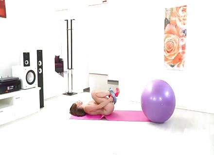 Busty Babe Naked Fitness Masturbating