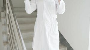 Beautiful Chinese Teen Shows Off Her Pale Body