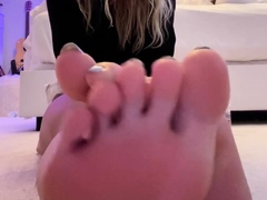 Hawt Blonde Milf In Foot Fetish Tube Scene