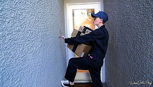 Tomboy Delivery Girl Fucked By India Summers In Provocative Lesbian Sex Video