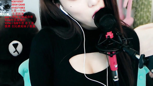 Asian Babe Webcam Dance