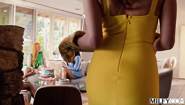 Best Anal Fuck With Gorgeous Buxom MILF Silvia Saige